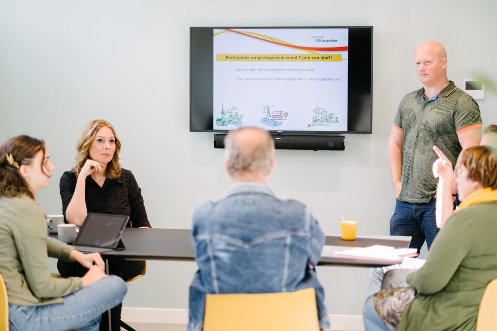 vergadering medewerkers bij Gemeente Alblasserdam